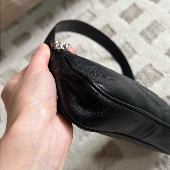 Y2K Vintage Juicy Couture Black Leather Shoulder Bag w/ Silver Heart Chain - Picture 3 of 7